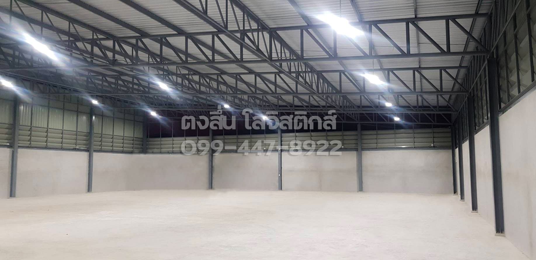 Forklift operating (โกดังหนองจอก)