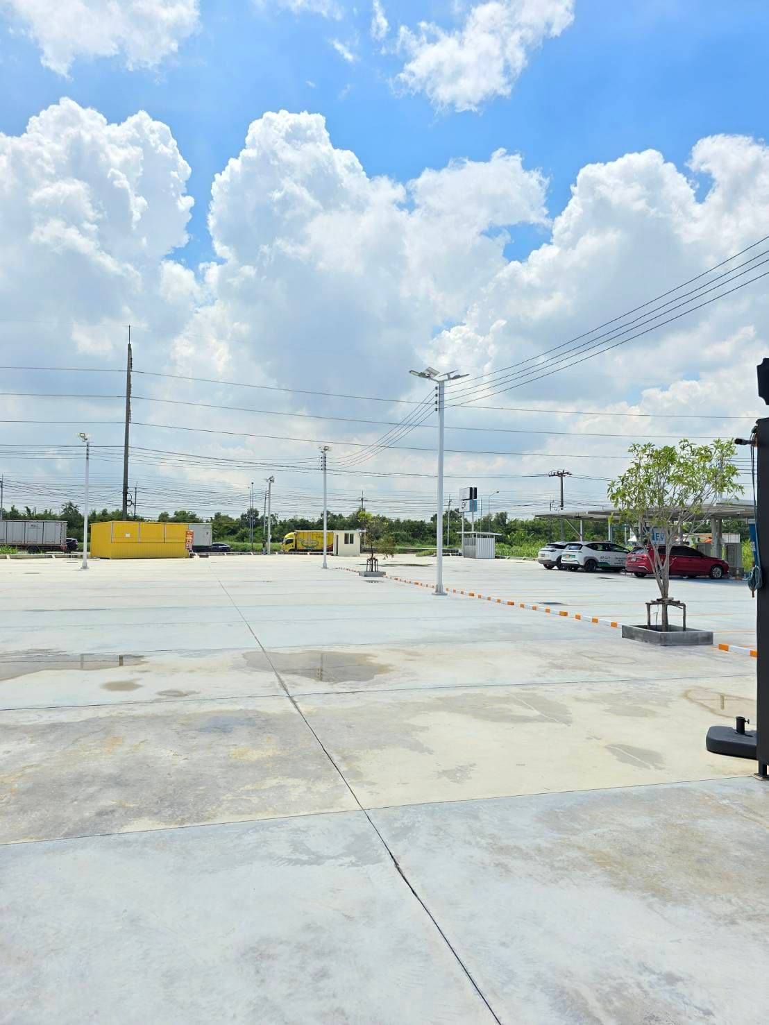 ลานกว้างของพื้นที่