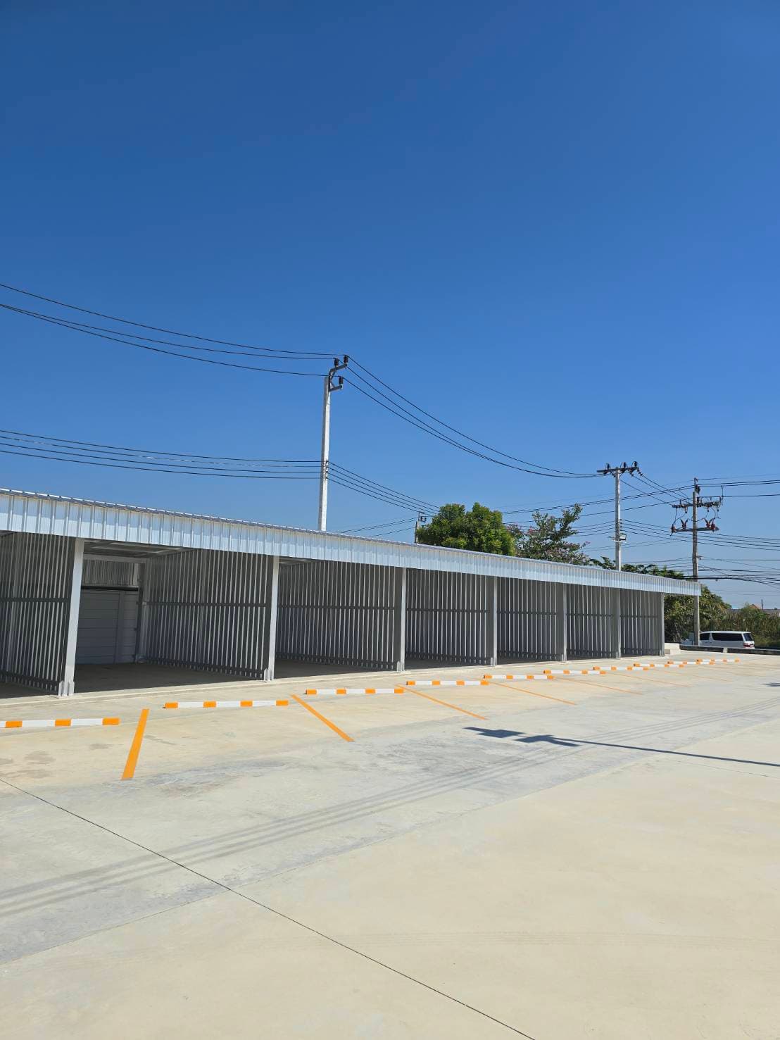 ห้องว่างด้านหน้า