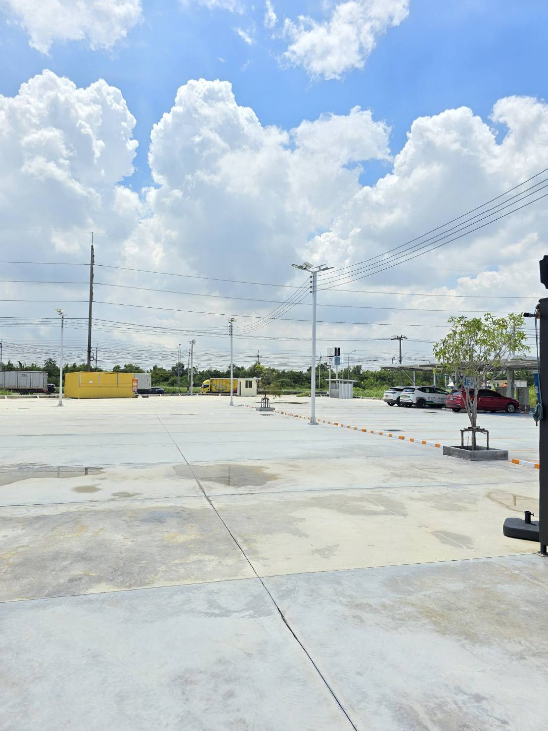 ลานกว้างของพื้นที่