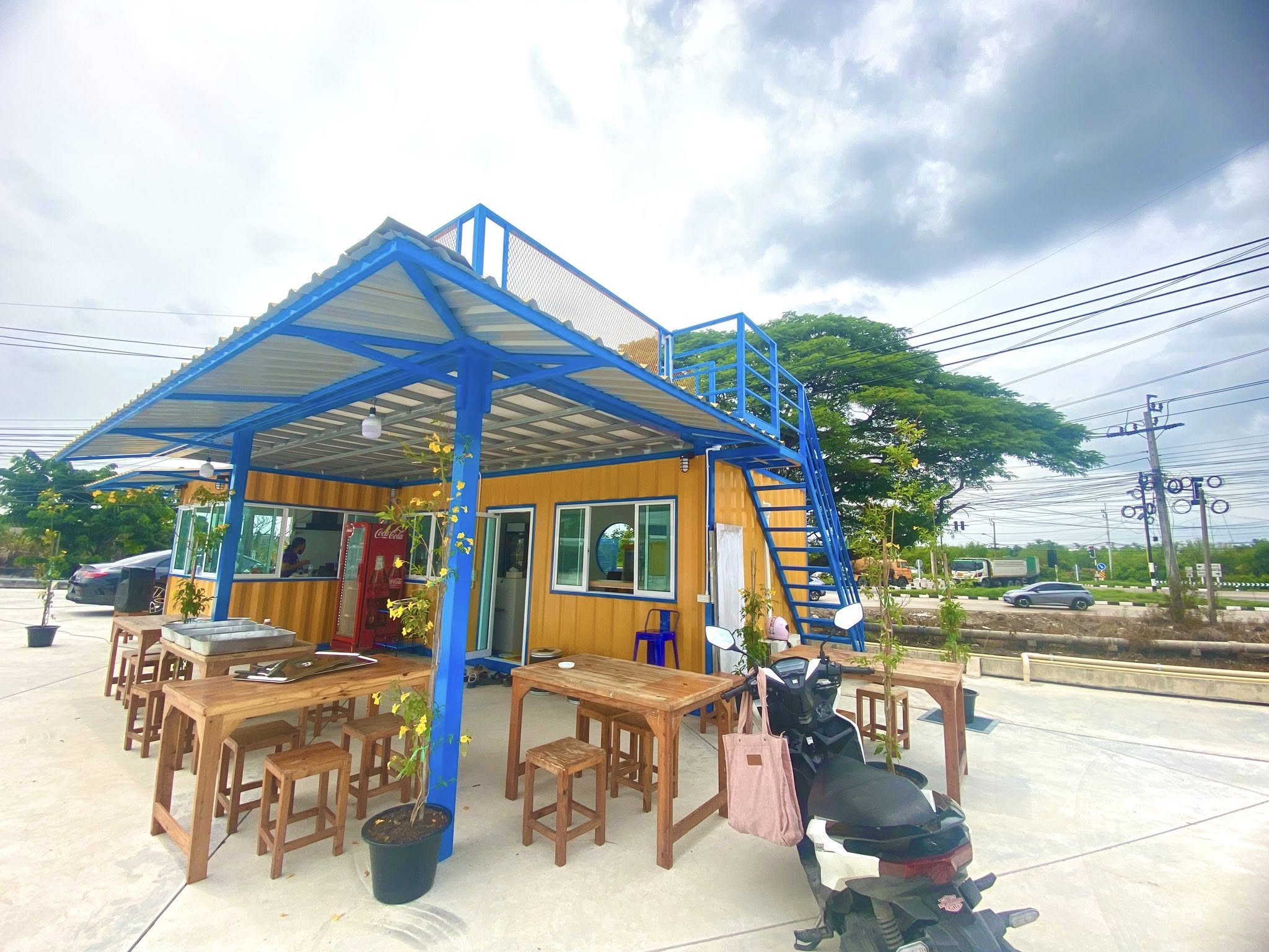 ห้องว่าง ร้านค้า ร้านอาหาร