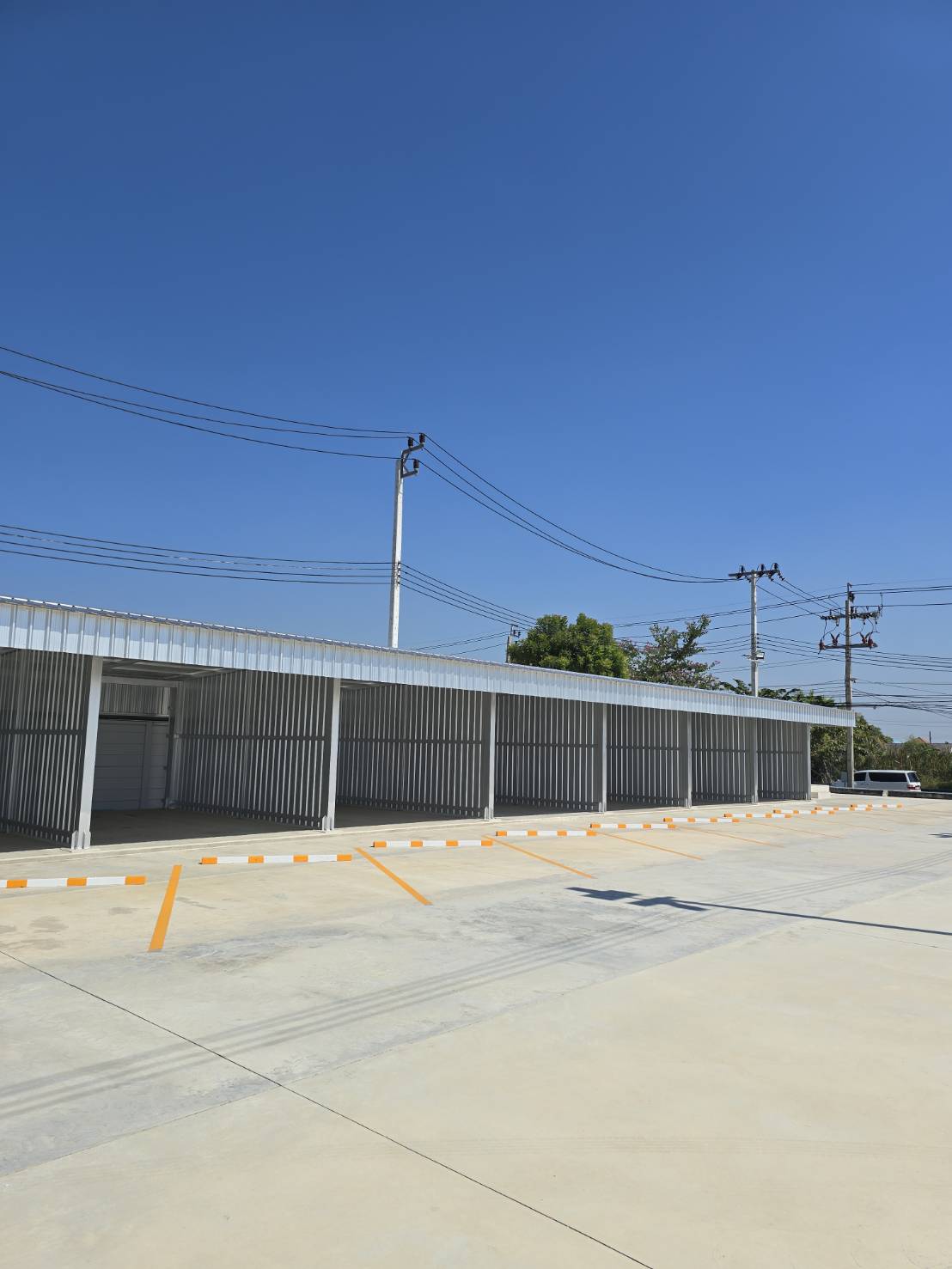 ห้องว่างด้านหน้า